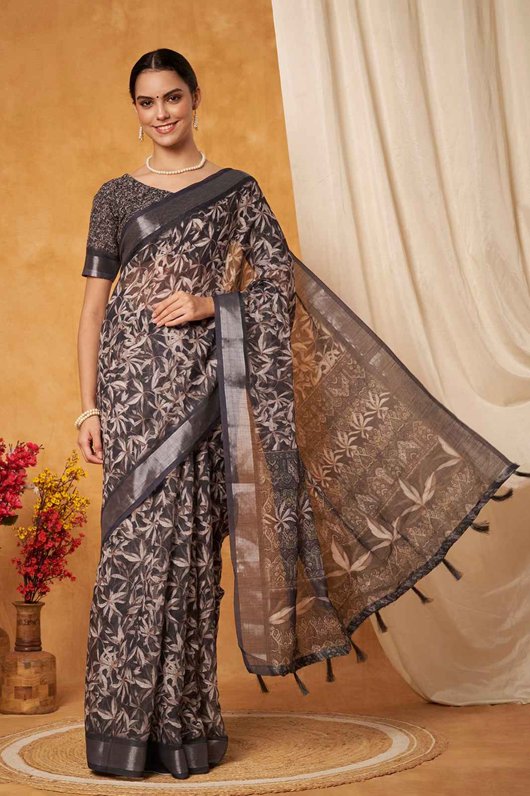 Black Pearl Floral Print Saree