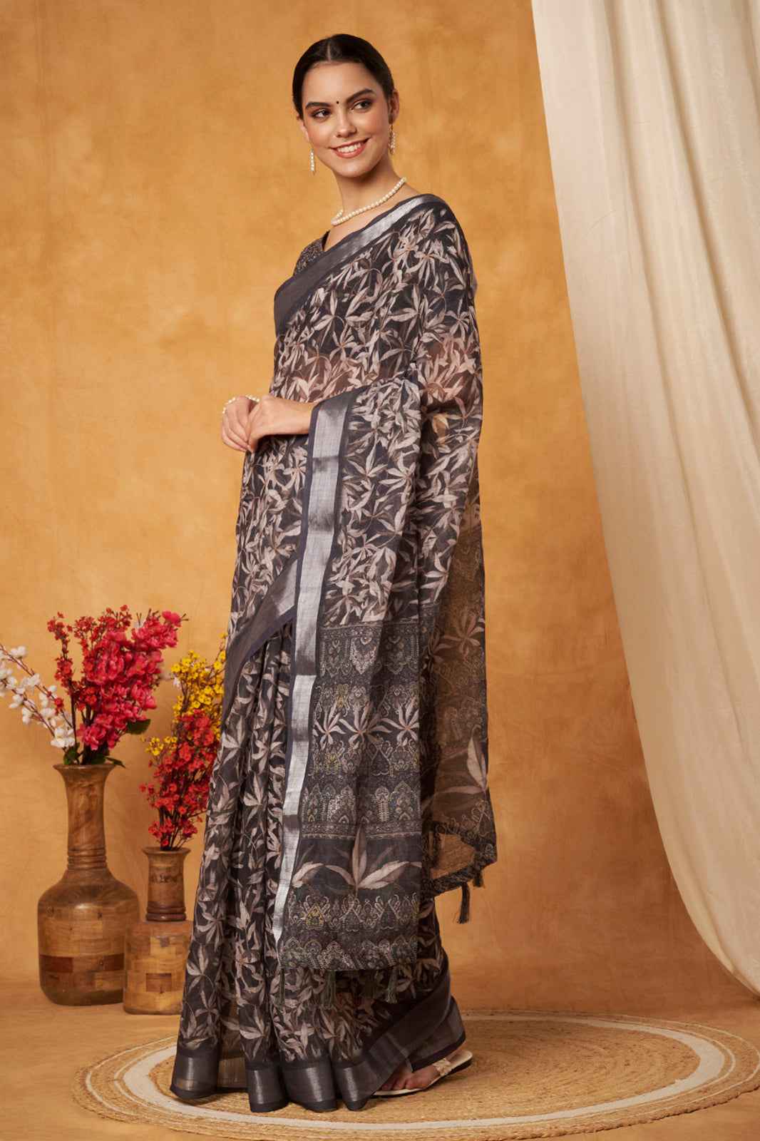 Black Pearl Floral Print Saree