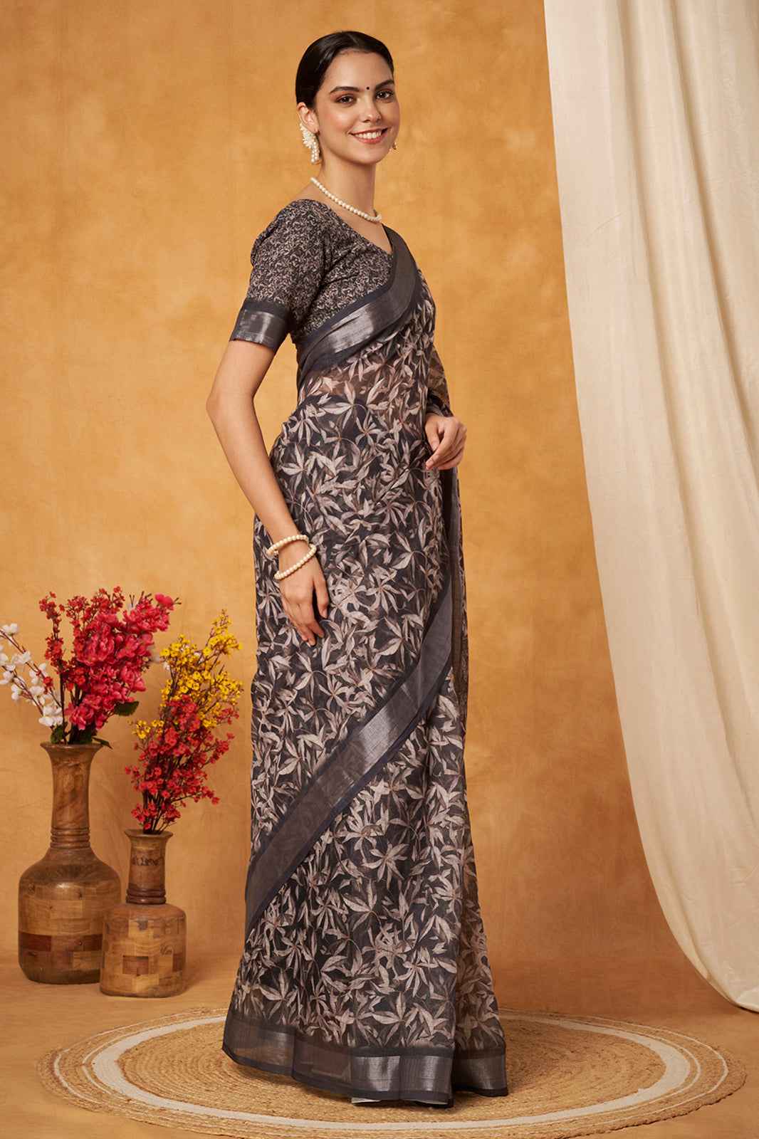Black Pearl Floral Print Saree