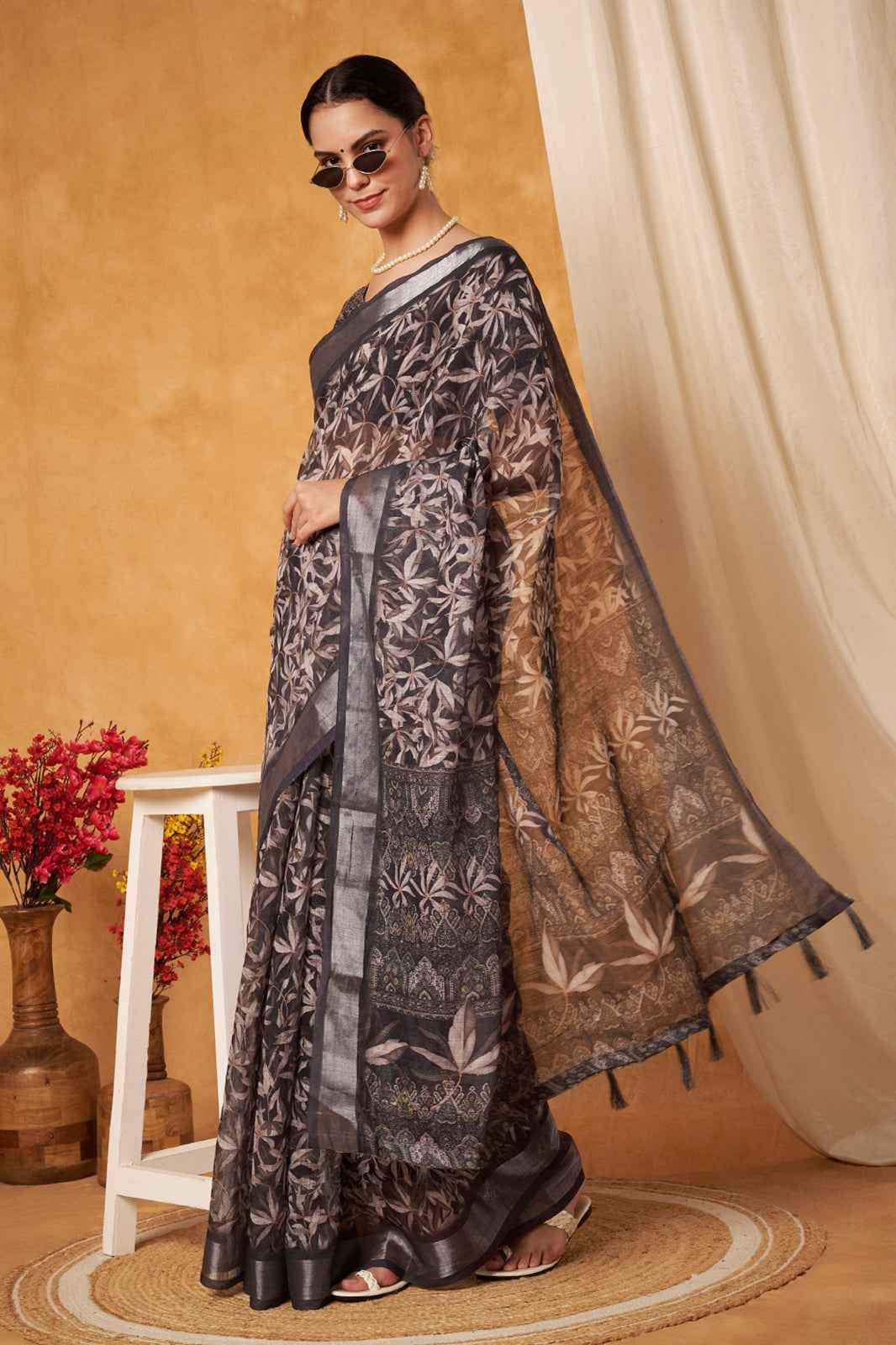Black Pearl Floral Print Saree