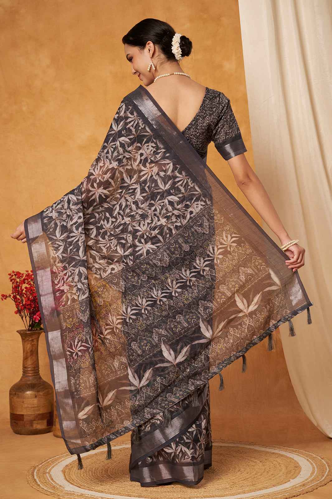 Black Pearl Floral Print Saree