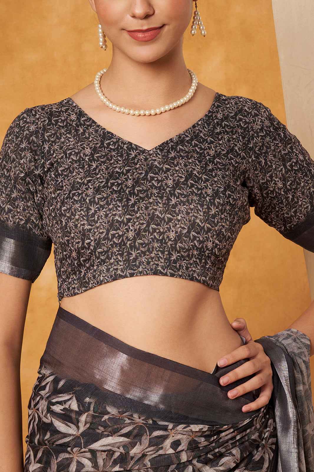 Black Pearl Floral Print Saree